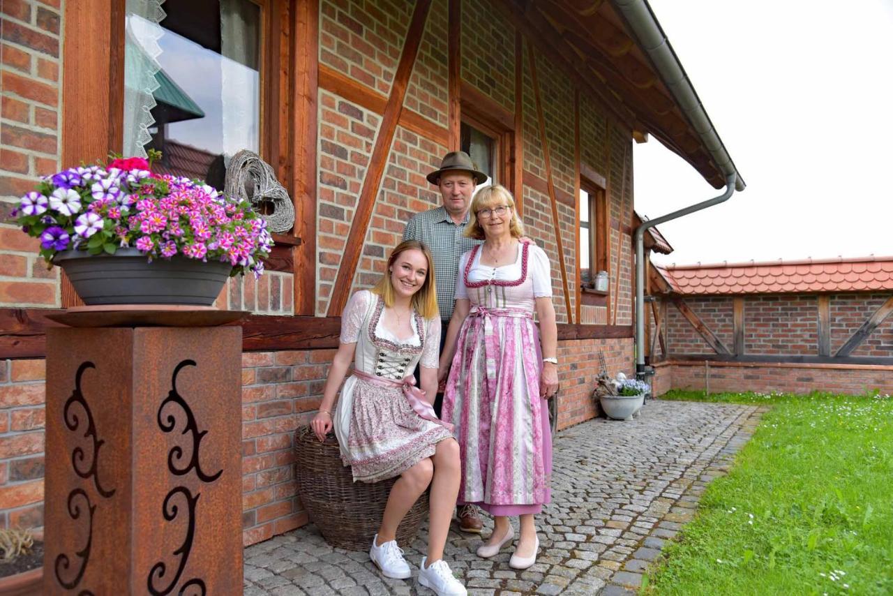 Landhotel Zur Pferdetraenke Schleid Exterior foto