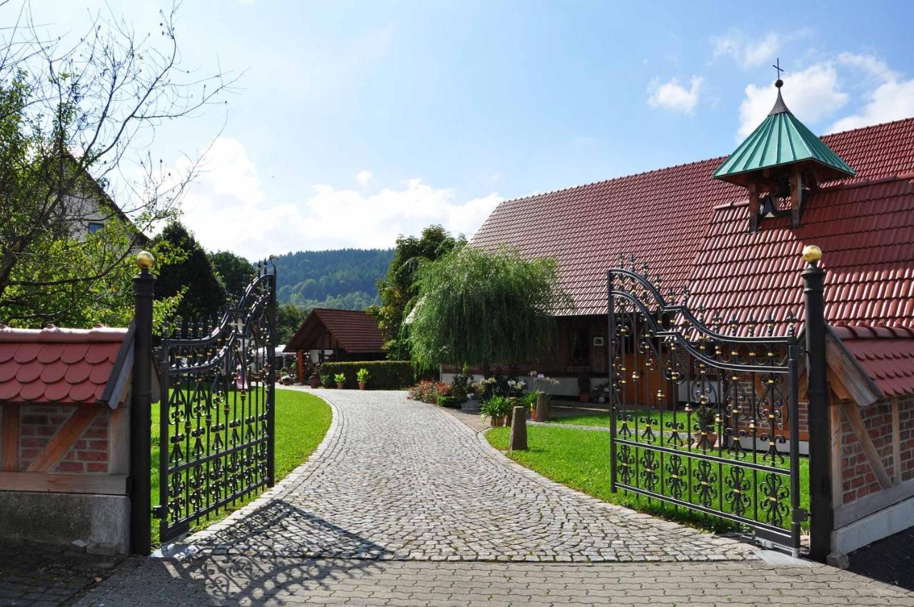Landhotel Zur Pferdetraenke Schleid Exterior foto